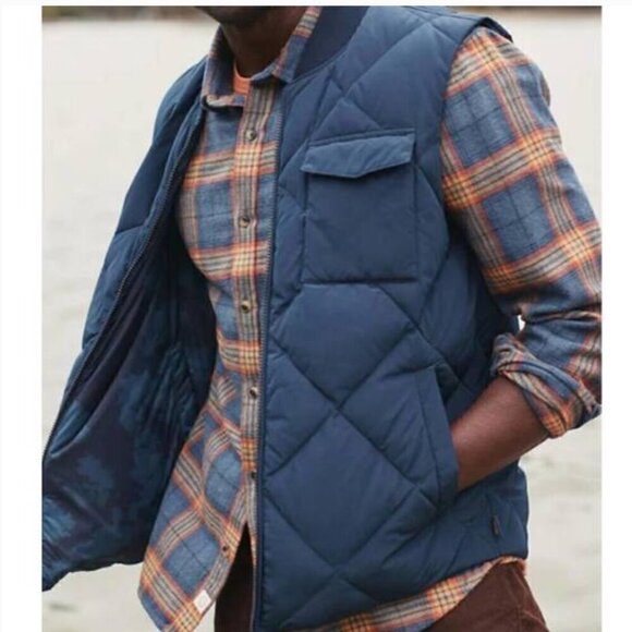 Marine Layer Reversible Puffer Vest Light Weight Packable Sky Captain NWT M - Picture 1 of 11